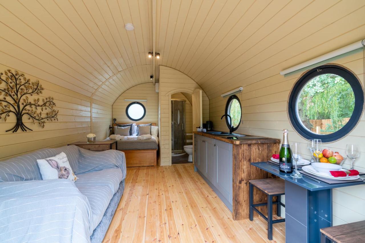 Apple - Luxury Cabin In The Cotswolds Villa Alderton  Ngoại thất bức ảnh